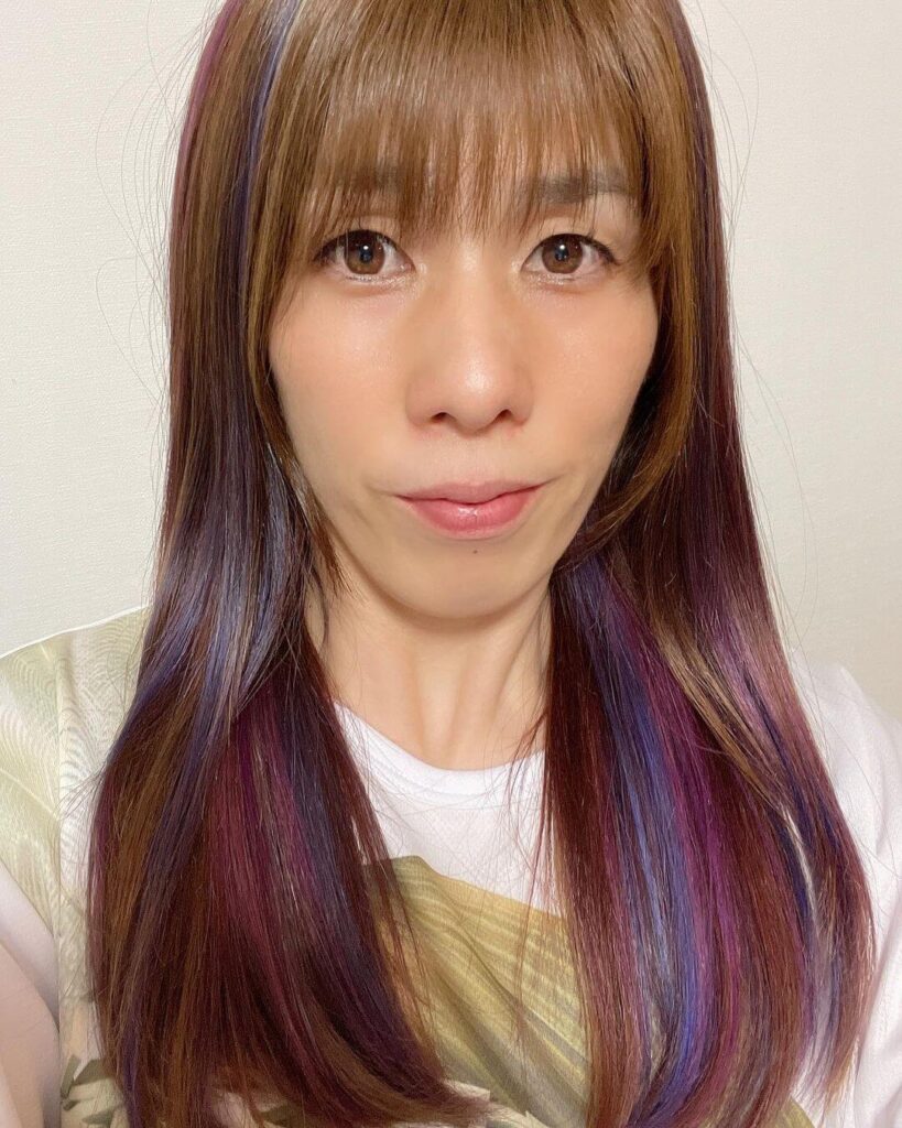 ヘアカラーを変えたバスとアップの吉田沙保里さん