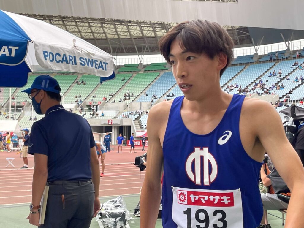 インタビューに答える三浦選手