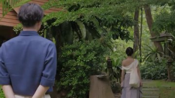 黄皓に背を向けて立ち去る休井美郷