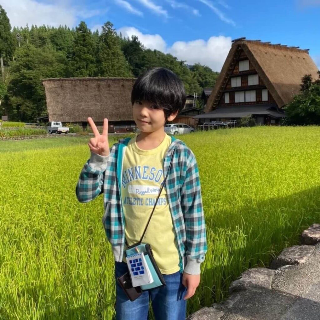 石川佳純がルイヴィトンの服を着て雑誌に載った画像